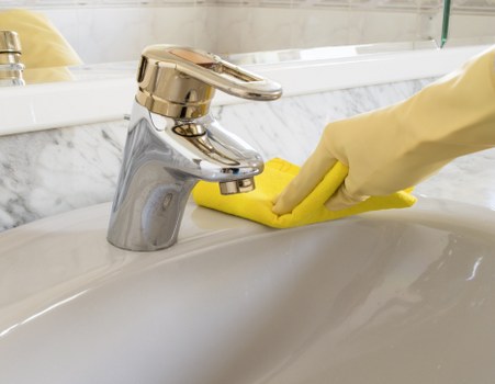 Free quote policy for Lampton carpet cleaners at a busy property